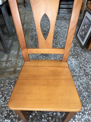 MESA EXTENSIBLE Y 4 SILLAS