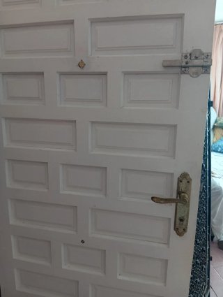 Puerta madera estilo castellano