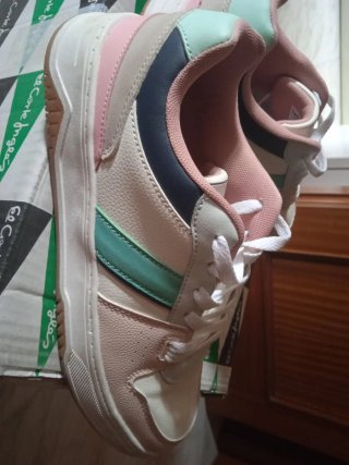 Zapatillas deportivas mujer o hombre nuevas