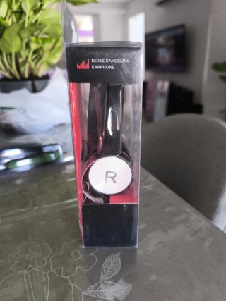 Auriculares DSTAR Solo HD Nuevos en Caja