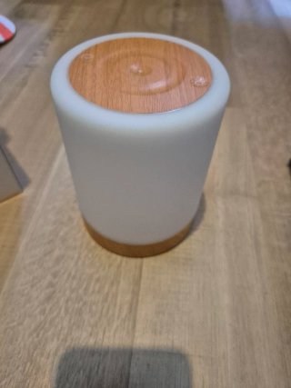Lamparita de mesa blanca