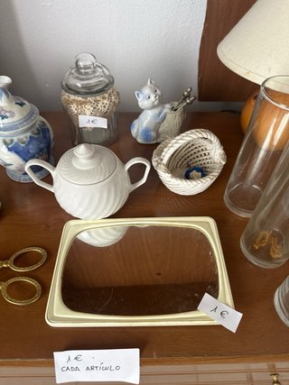 Objetos decorativos y de uso varios - 1€