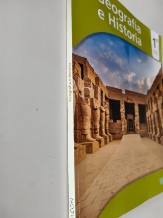 Libro de geografía e historia 1°ESO AEON