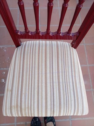 Pareja de sillas de madera