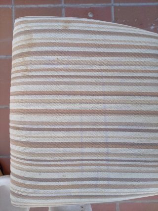 Pareja de sillas de madera