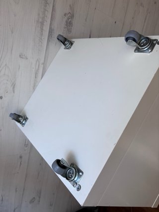 Cajonera Mesita Noche Blanca con Tiradores Azules