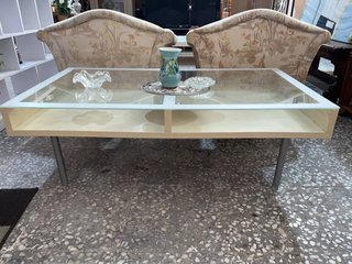 MESA DE CENTRO MODERNA