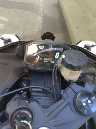 Kawasaki Ninja ZX6R Sportbike Negra y Verde