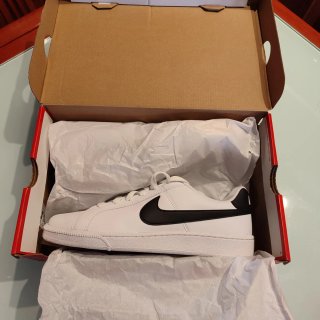 Zapatillas Nike Court Royale Blancas y Negras