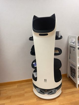 Robot camarero PUDU