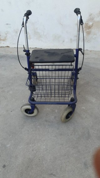 Tacata con cesta y asiento