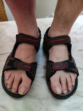 Sandalias ajustables talla 43