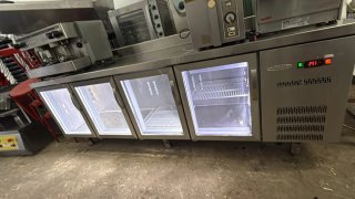 Bajomostrador refrigerado 4 puertas