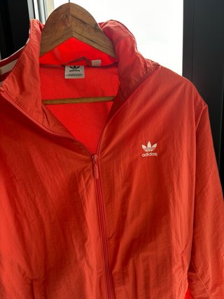 Chaqueta deportiva Adidas color CORAL