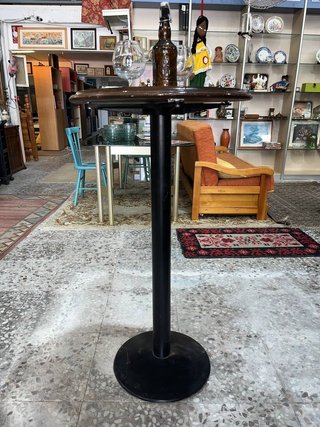 MESA ALTA DE MADERA