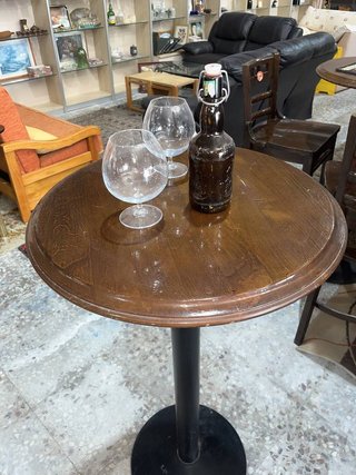 MESA ALTA DE MADERA