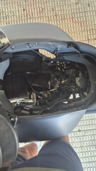 Vespa GTS Super Sport 125 gris