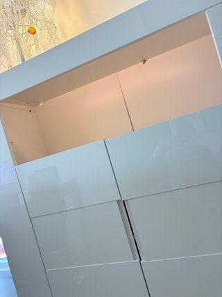 Mueble de salón blanco