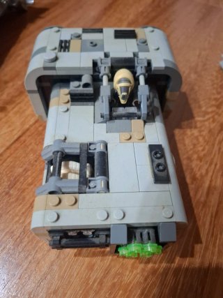 Construcciones de LEGO montadas y completas