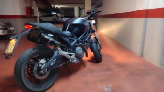 Ducati Monster 696 Plus Negra