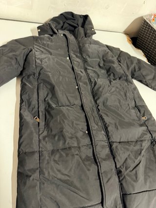Abrigo largo maxi con capucha negro