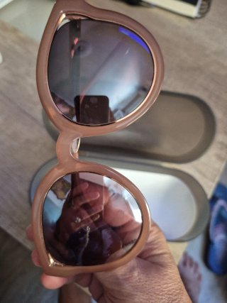 Gafas de sol Guess rosas auténticas
