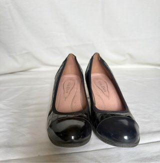 Zapatos negros Via Dos
