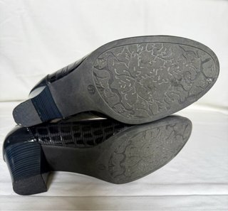 Zapatos negros Via Dos