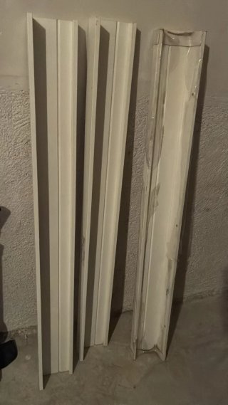 3 estanterías MOSSLANDA IKEA 115 cm