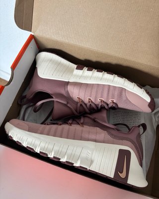 Nike Free Metcon 6 Mujer Beige/Rosa