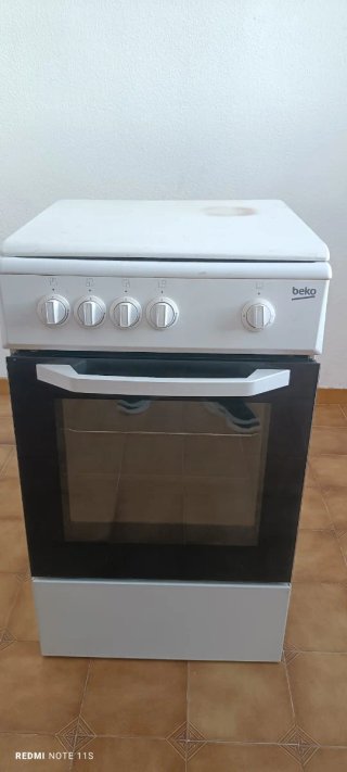 Estufa a gas Beko con horno