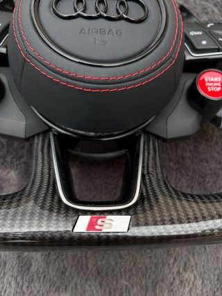 Volante Audi S Carbono y Piel perforada