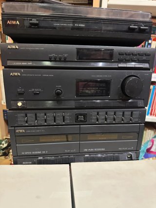 Equipo de música AIWA con tocadiscos
