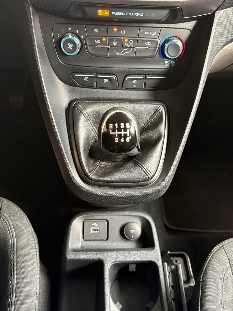 Ford Transit Connect 2022, foto 16