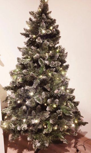 Árbol de Navidad con Luces y Piñas de altura 180cm