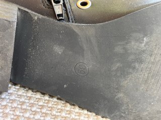 Botines negros con ojales