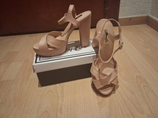 Sandalias de tacón beige/rosa
