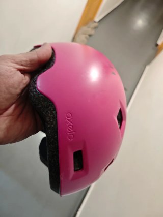 Casco rosa Oxelo y protecciones