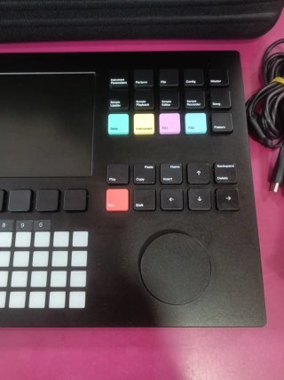 Polyend Tracker Sintetizador con Funda