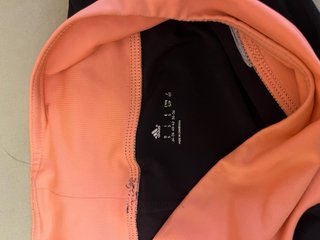 Mallas Adidas Negras y coral talla S
