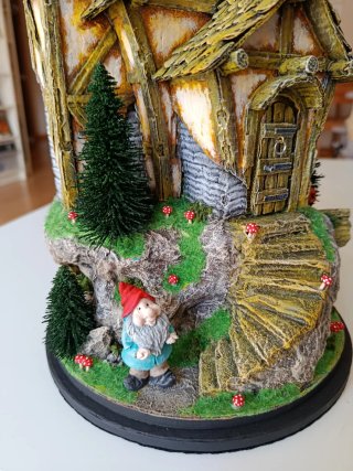 Piccola casa delle fate e gnomi