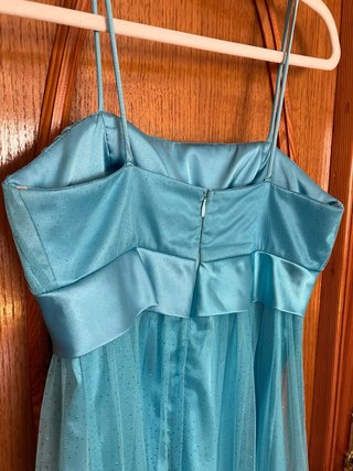 Vestido azul brillante con lazo