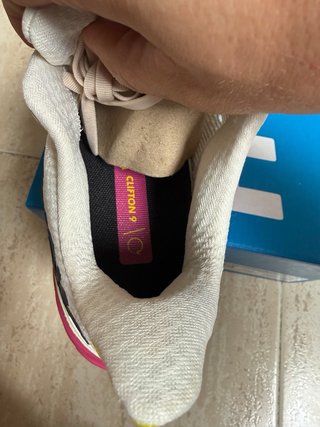Zapatillas Hoka Blancas y Rosas