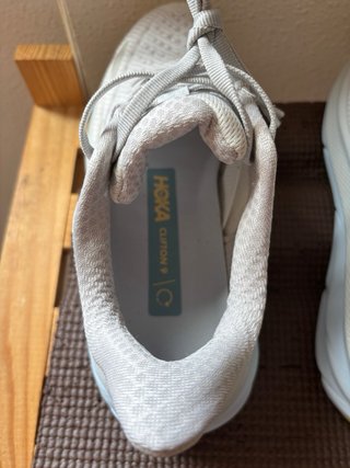 Hoka Clifton 9 Mujer Gris/Amarillo