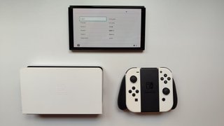 Pacchetto Nintendo Switch OLED + 2 Giochi + Extra