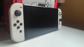 Pacchetto Nintendo Switch OLED + 2 Giochi + Extra