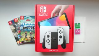 Pacchetto Nintendo Switch OLED + 2 Giochi + Extra