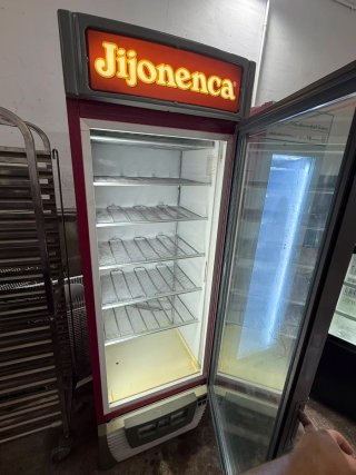 Nevera expositora Jijonenca