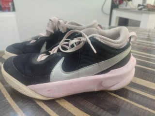 Zapatillas Nike Baloncesto Negras y Rosas