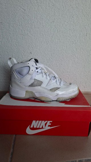 Nike Jordan Two Trey Talla 44 Azul y Blanco